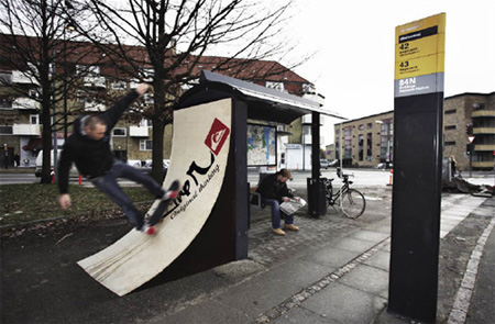 busstopads7.jpg