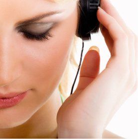 woman_listening_to_music11.jpg