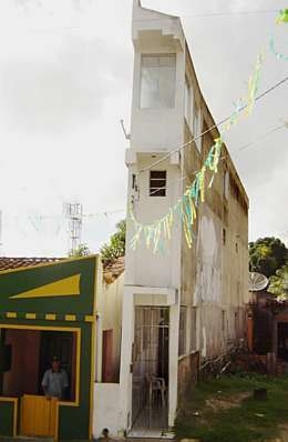 narrow_house_08