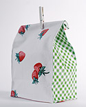 a98535_0701_strawberrybag_m