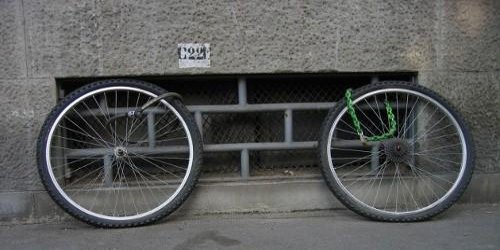 Жена го украла својот украден велосипед 