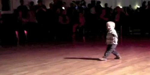 Најмладиот танчер (видео)
